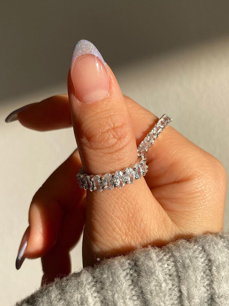 Abril - Anillo de corte ovalado